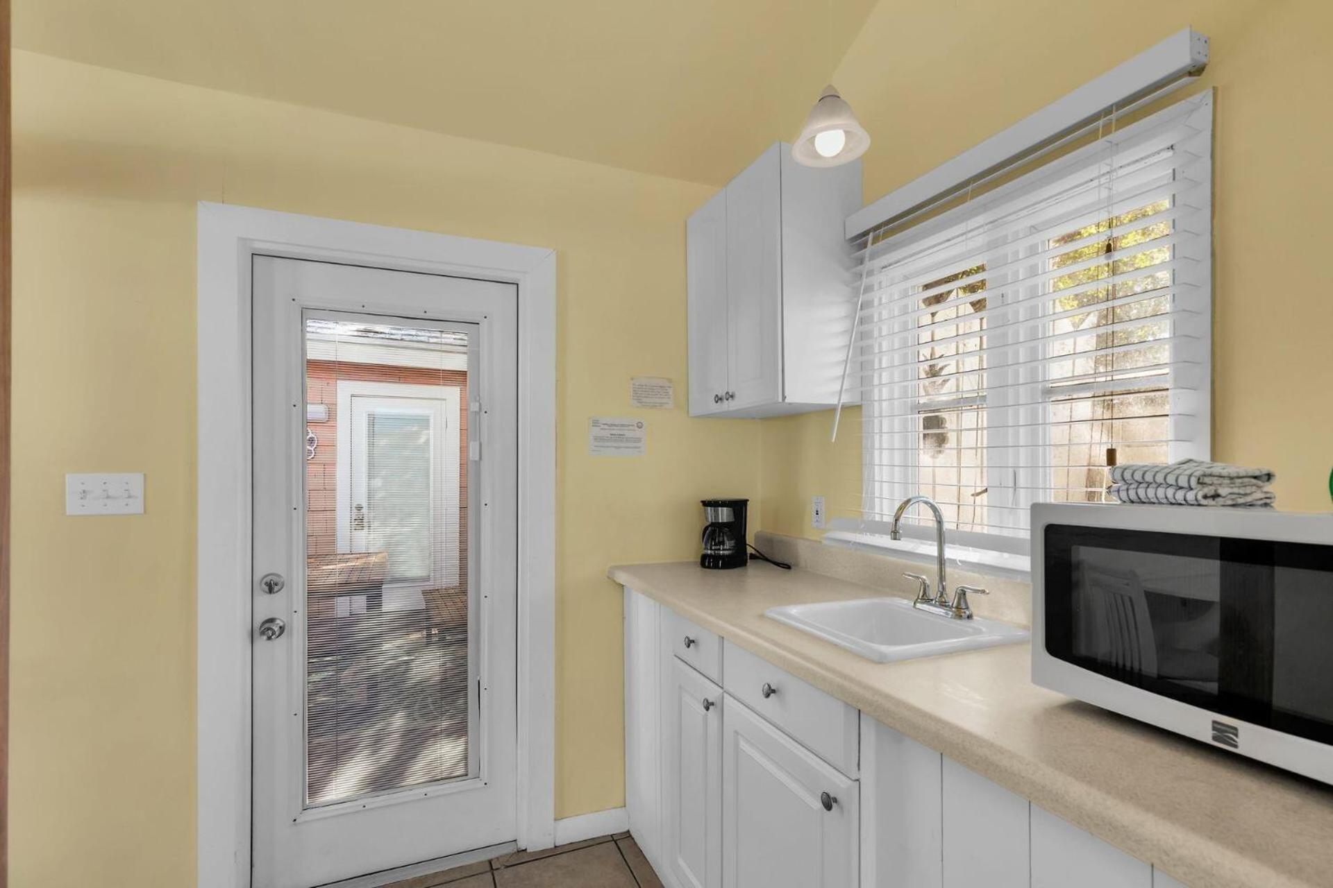 Tropical Cottages Маратон Екстериор снимка