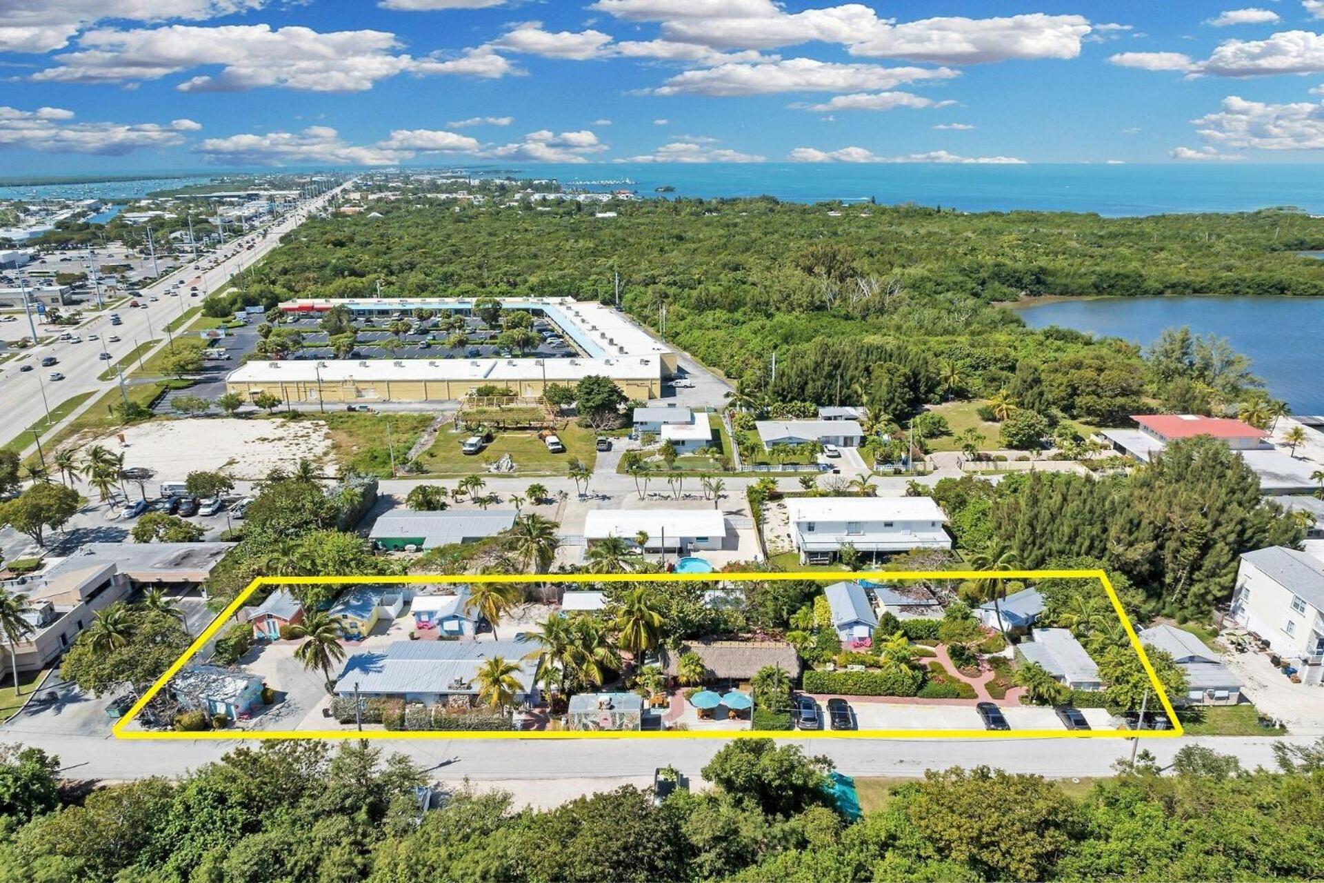 Tropical Cottages Маратон Екстериор снимка