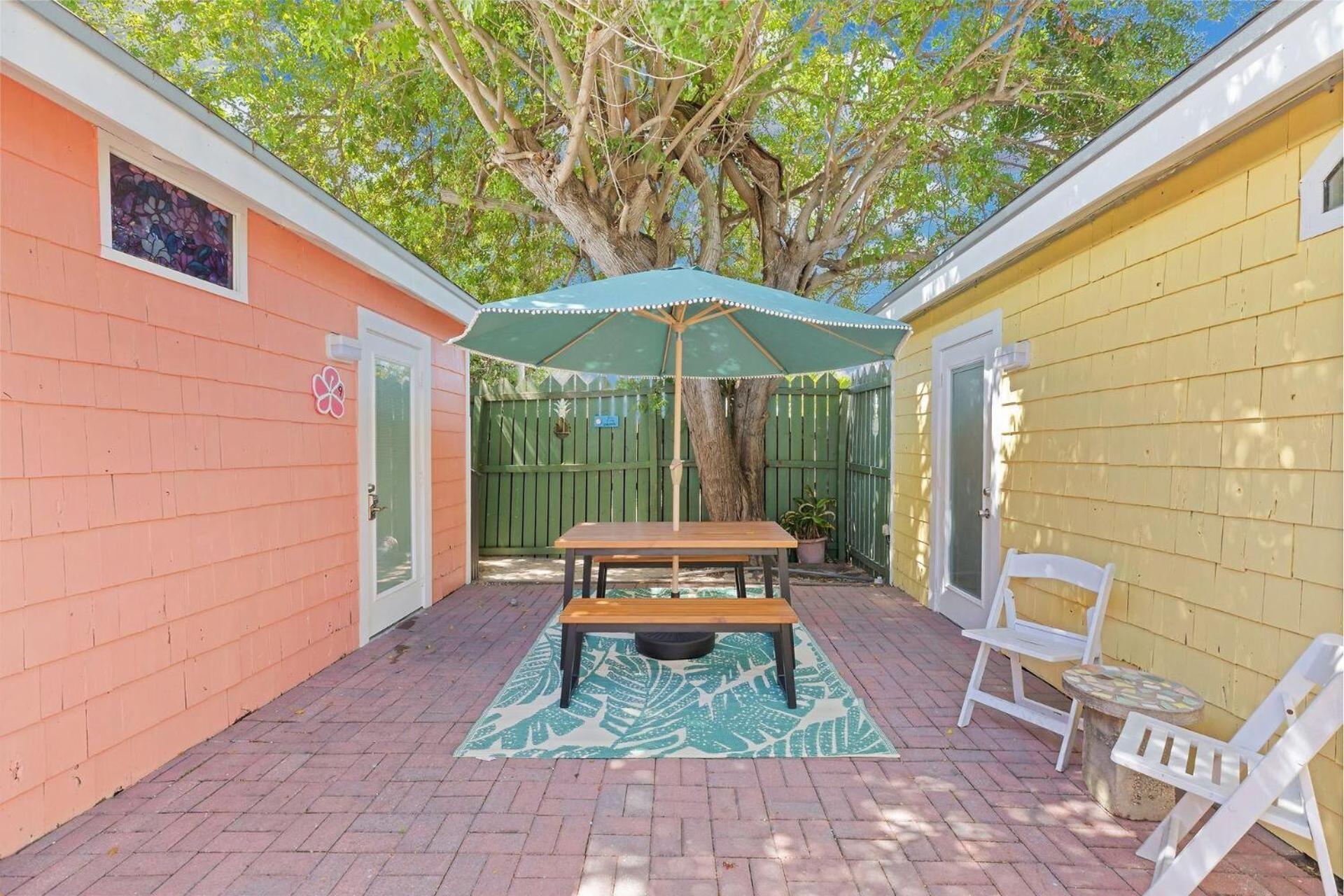 Tropical Cottages Маратон Екстериор снимка
